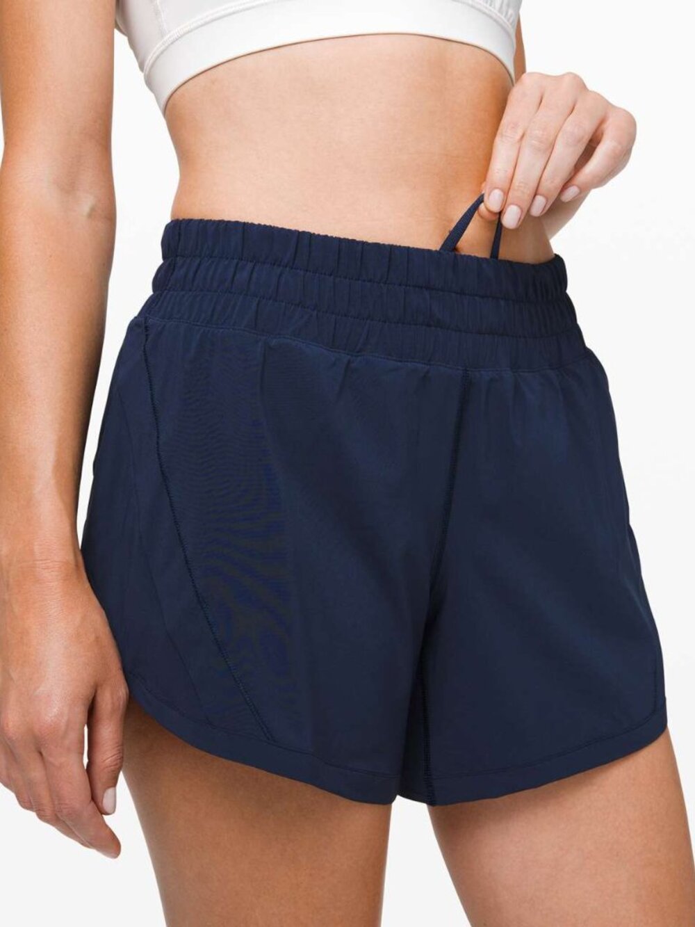 Lululemon Navy Track That Mid-Rise Short 5" size 6